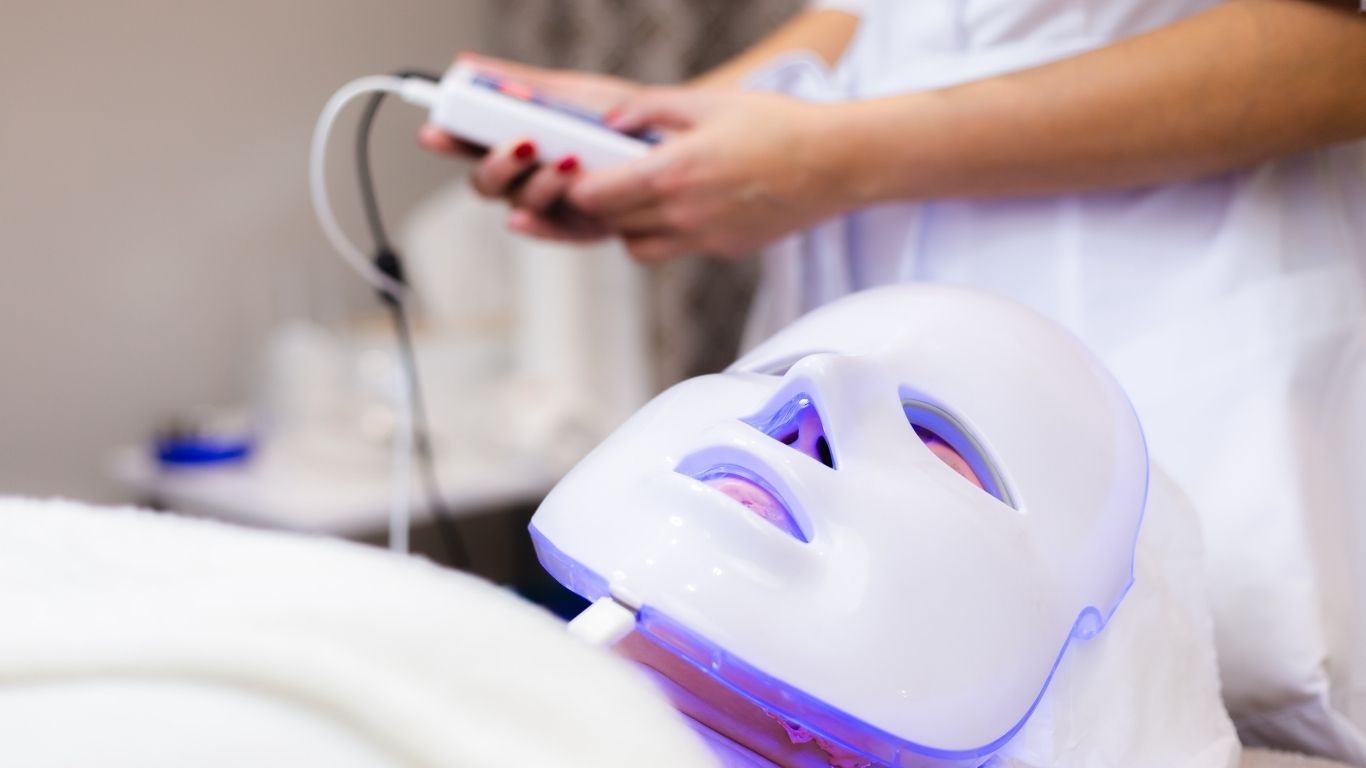 Máscara LED facial: qué es, cómo funciona y cuál es la mejor para tu tipo de piel