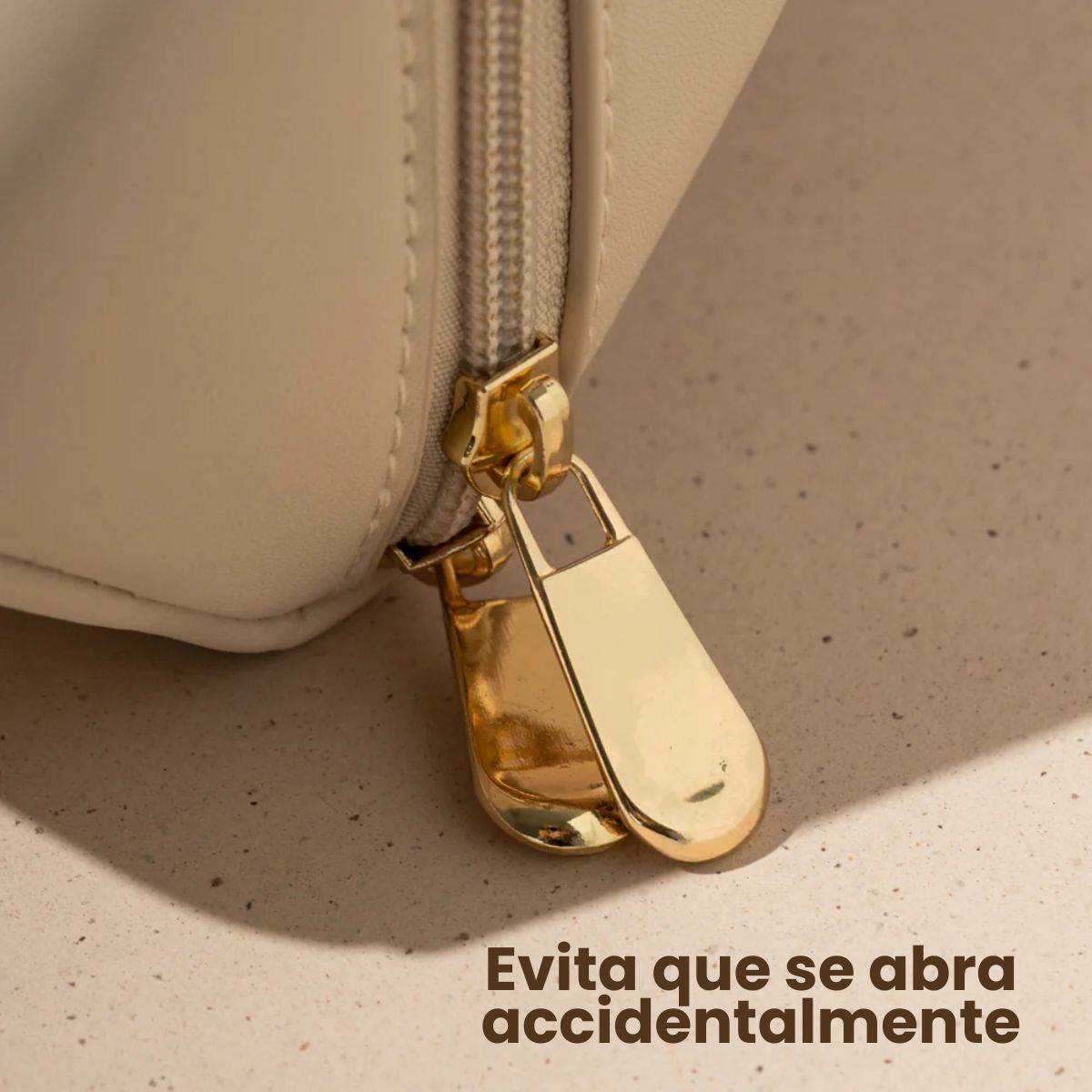 Cosmetiquera de Maquillaje Triangular de Atenea - Estuche organizador de maquillaje