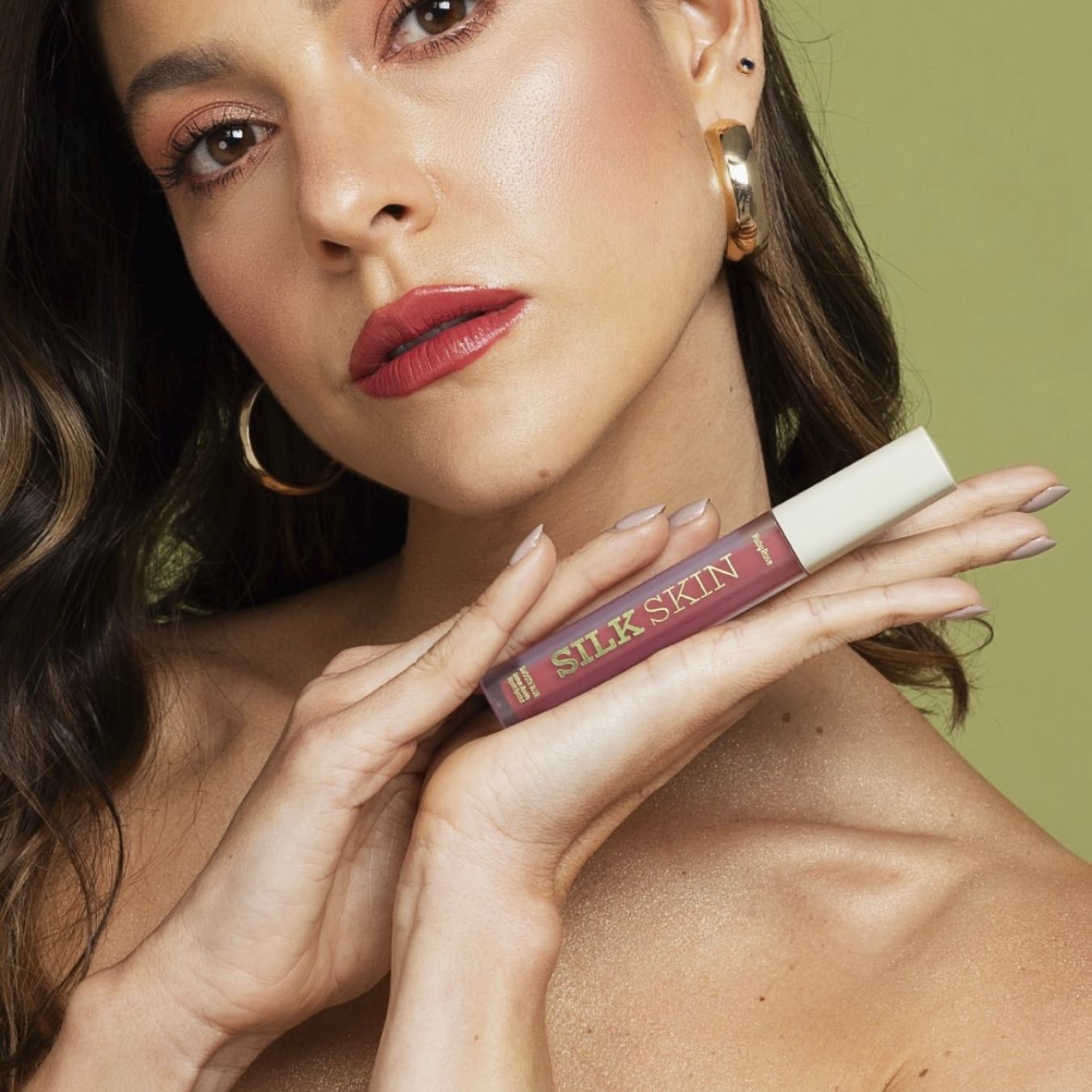 Labial Mate Silk Ruby Rose - Color intenso y textura sedosa