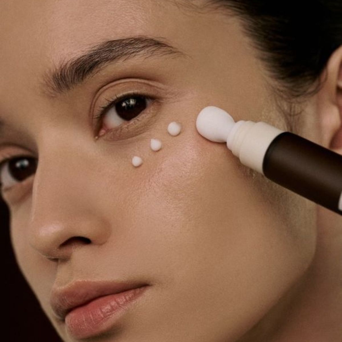 Crema para ojos Probio-Cica Bakuchiol de Skin1004 crema contorno de ojos antiedad con centella y bakuchiol.