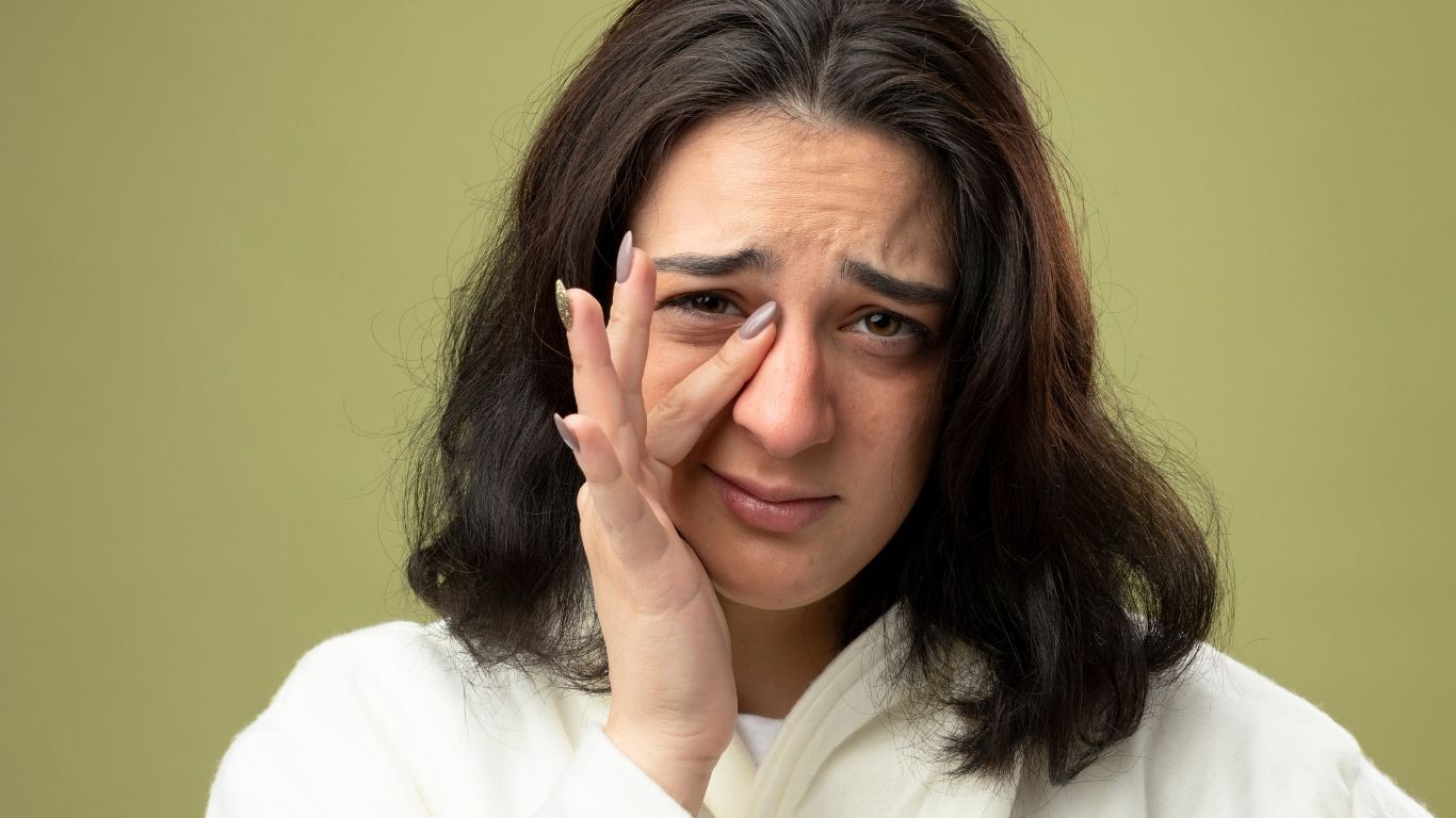 Bolsas en los ojos: causas, tratamientos y los mejores productos