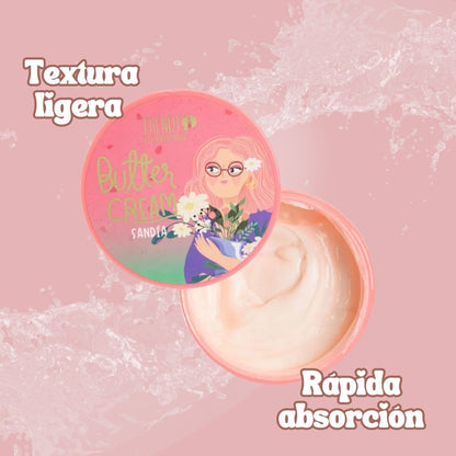 Crema mantequilla corporal Watermelon de Trendy, hidratante con aroma sandía y brillos dorados para piel suave y luminosa.