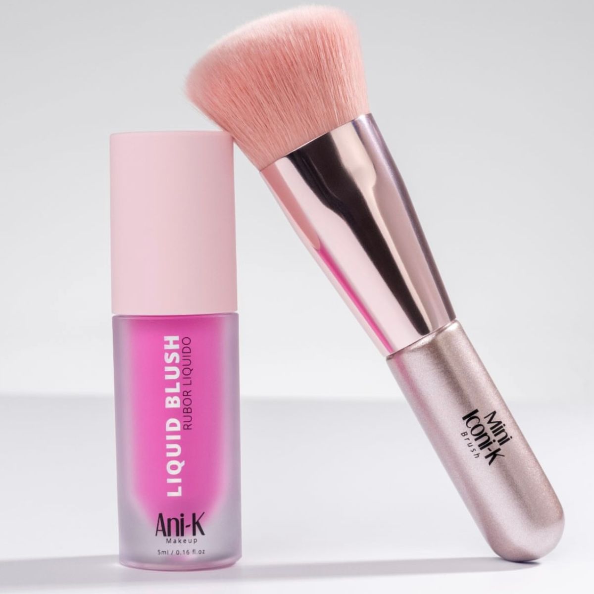Brocha de maquillaje Mini Iconik Anik - Tamaño viajero profesional