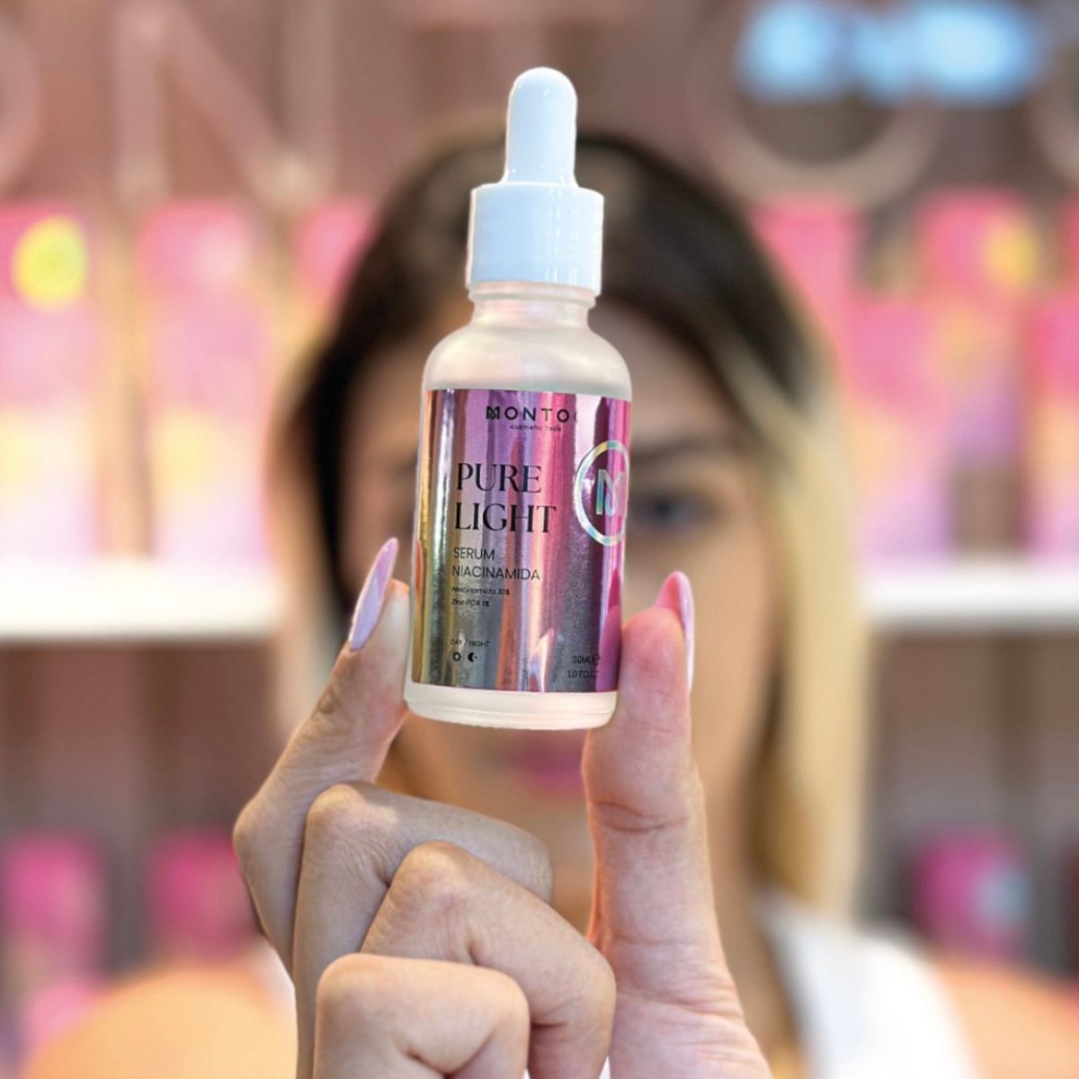 Serum Niacinamida B3 10% Zinc PA Montoc para piel más uniforme y libre de imperfecciones.
