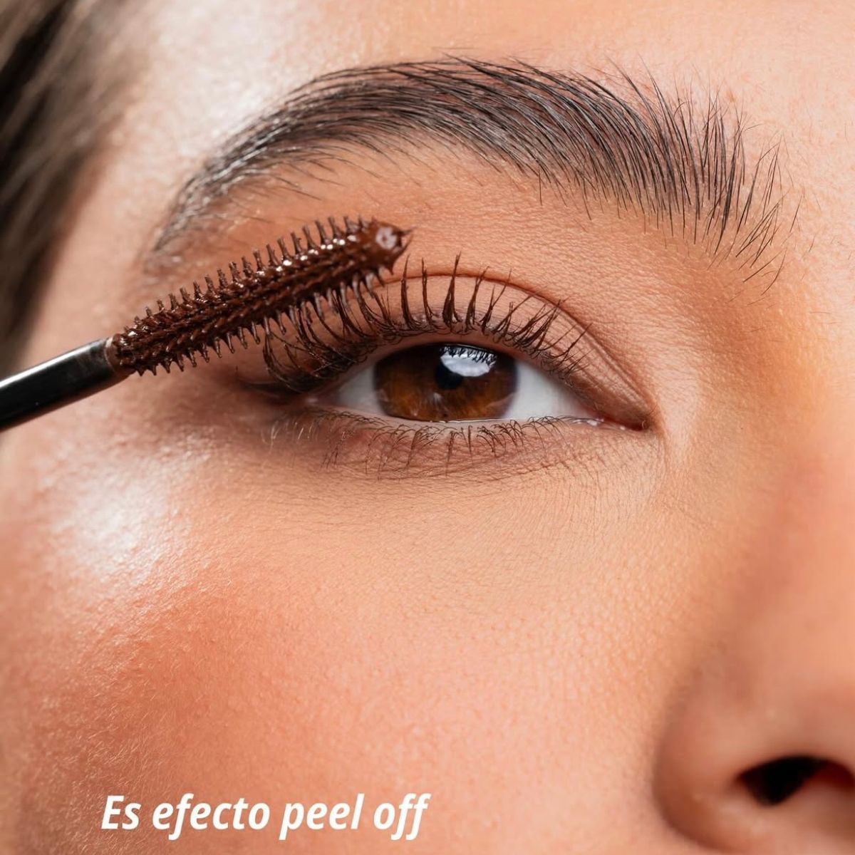 Pestañina café Anik efecto volumen - Máscara de pestañas peel-off