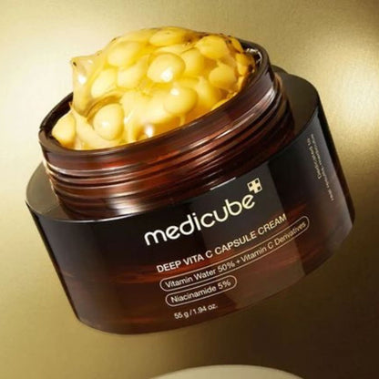 Crema en cápsulas Deep Vita C de Medicube con vitamina C pura y espino amarillo iluminador.